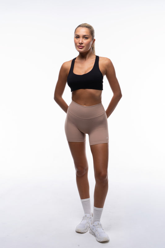 Auri Form Shorts | Beige
