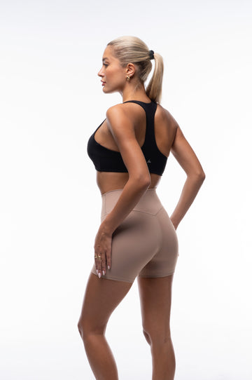 Auri Form Shorts | Beige
